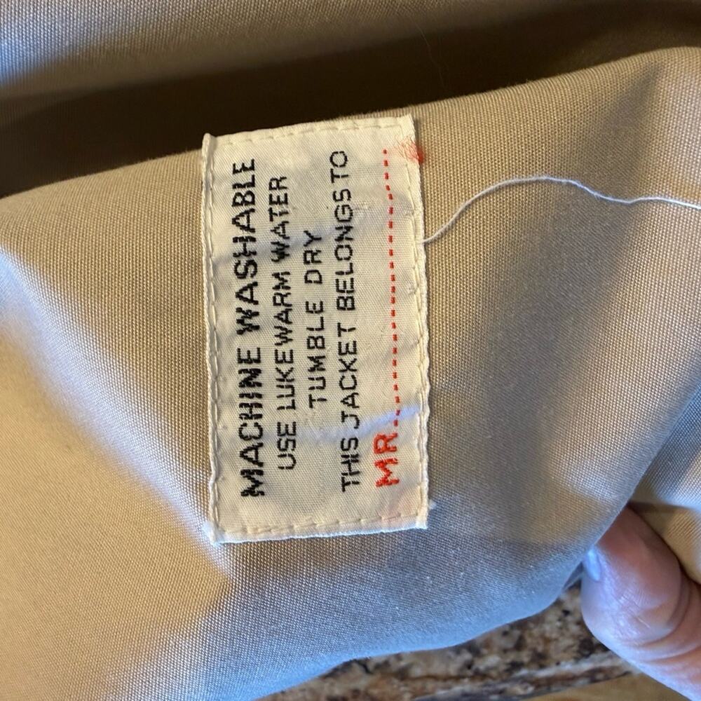Vintage Izod Lacoste Beige Jacket with Standing Button Collar ZipUp Mens Large - Picture 7 of 8
